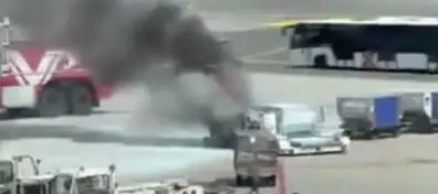 Scared me to death! Luggage suddenly caught fire at Milan airport, I can't imagine if the plane had taken off