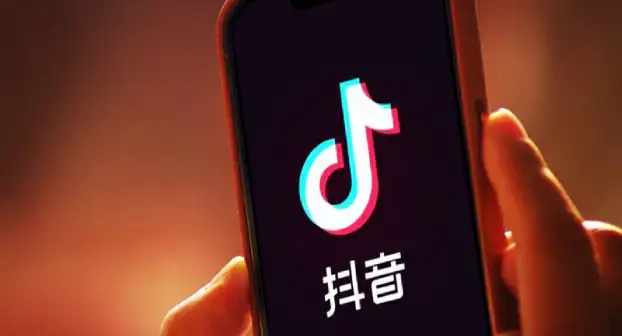 Stuck on TikTok when scrolling in Italy? These tips are pretty effective