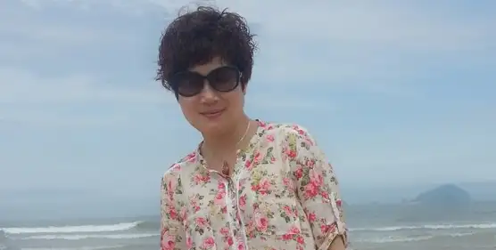 50-Year-Old Divorced Lady Living in Indonesia Sincerely Seeking a Connection