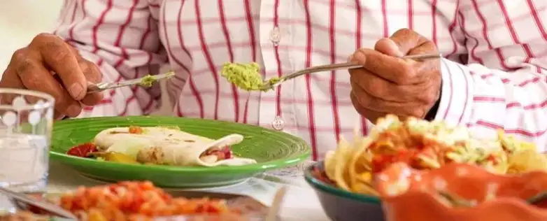 Do Elderly People Eat Less or Have High Blood Sugar? Doctor's reminder: Muscle mass and diet combination are crucial