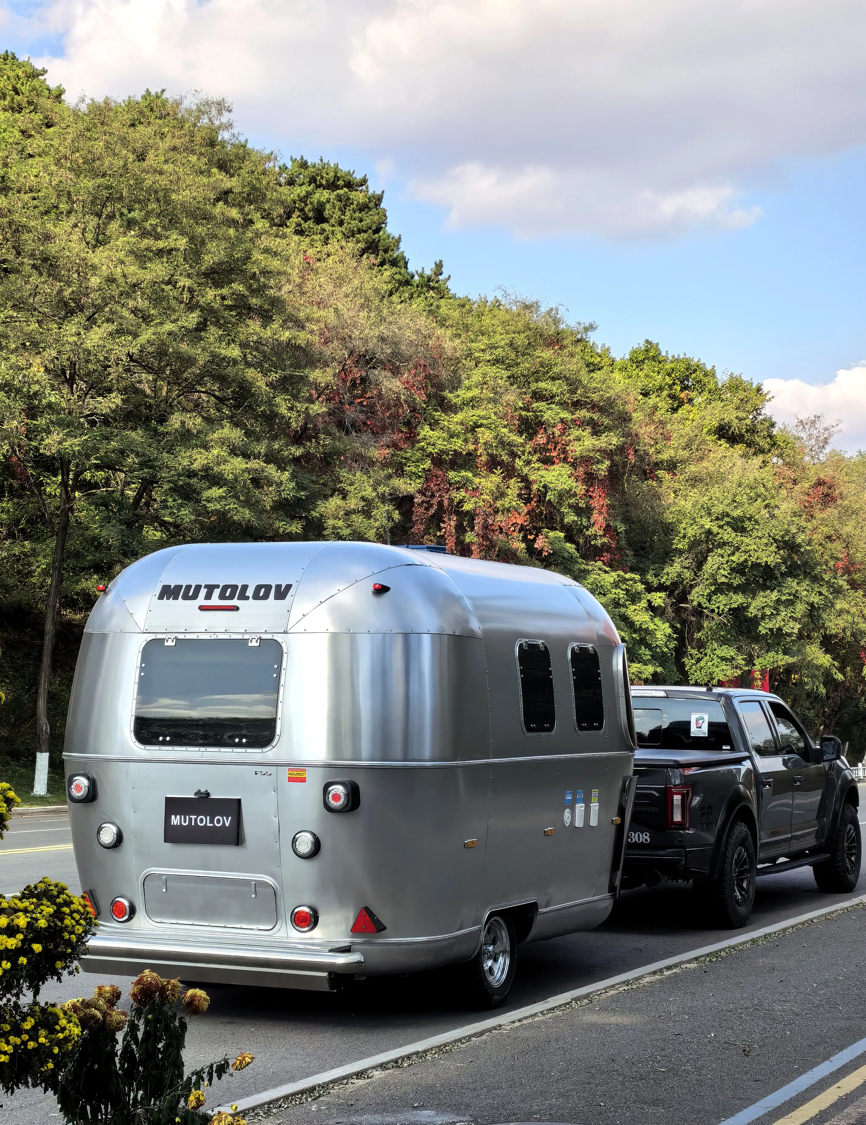 Travel trailer for sale MUTOLOV FAMILY-6 F6 银漫悬挂式房车出售