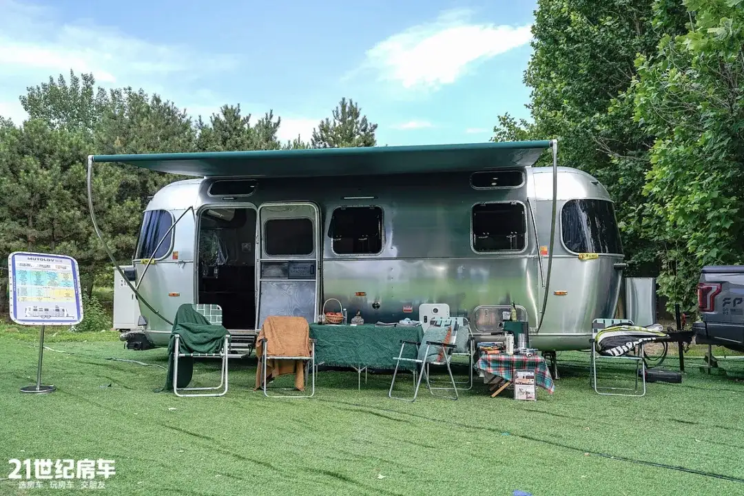 Camp trailer for sale MUTOLOV X-FACTOR X8 银漫悬挂式房车出售