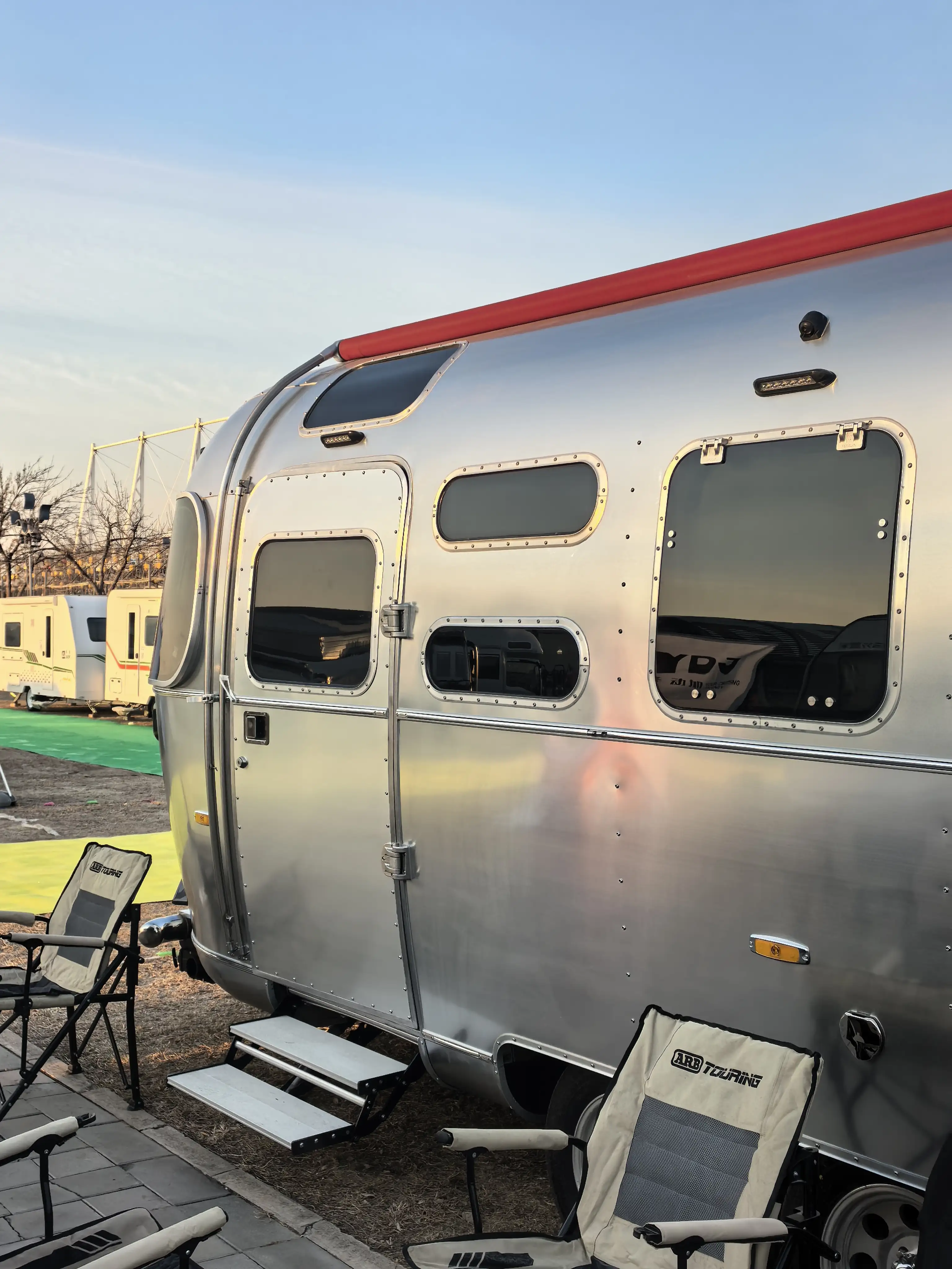 Camp trailer for sale MUTOLOV X-FACTOR X8 银漫悬挂式房车出售