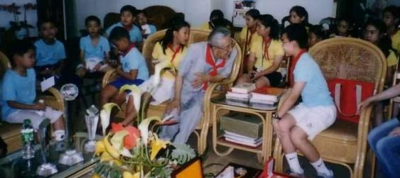 华侨银行家黄仲咸:裸捐亿万身家,两座大厦“养”慈善百年